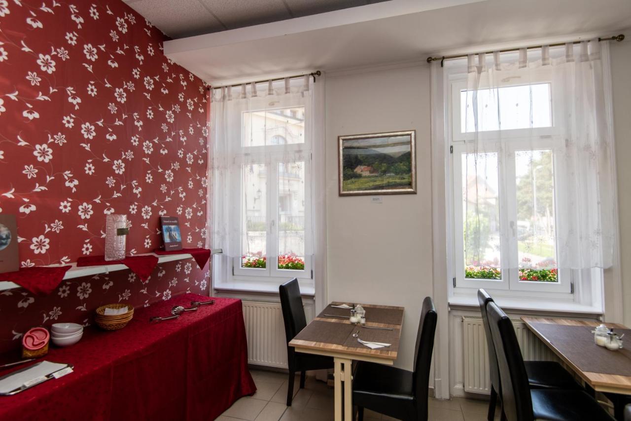 쇼프론 Fenyes Vinorium B&B 외부 사진