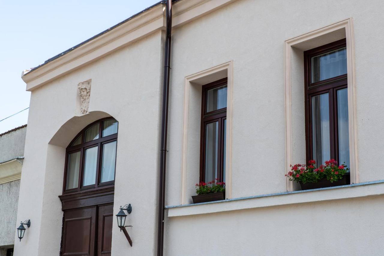 쇼프론 Fenyes Vinorium B&B 외부 사진
