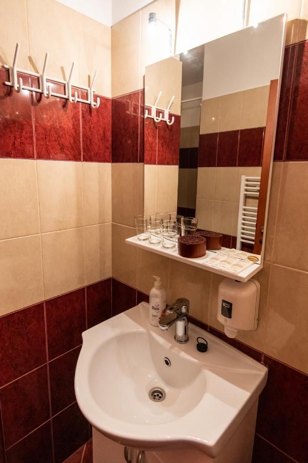쇼프론 Fenyes Vinorium B&B 외부 사진