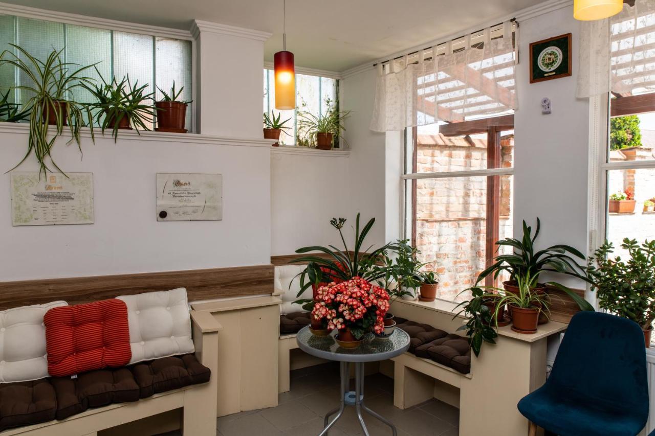 쇼프론 Fenyes Vinorium B&B 외부 사진