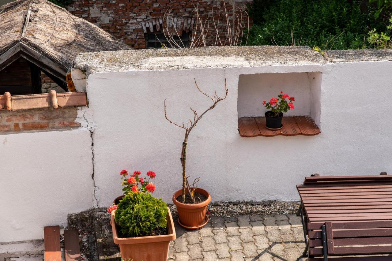 쇼프론 Fenyes Vinorium B&B 외부 사진