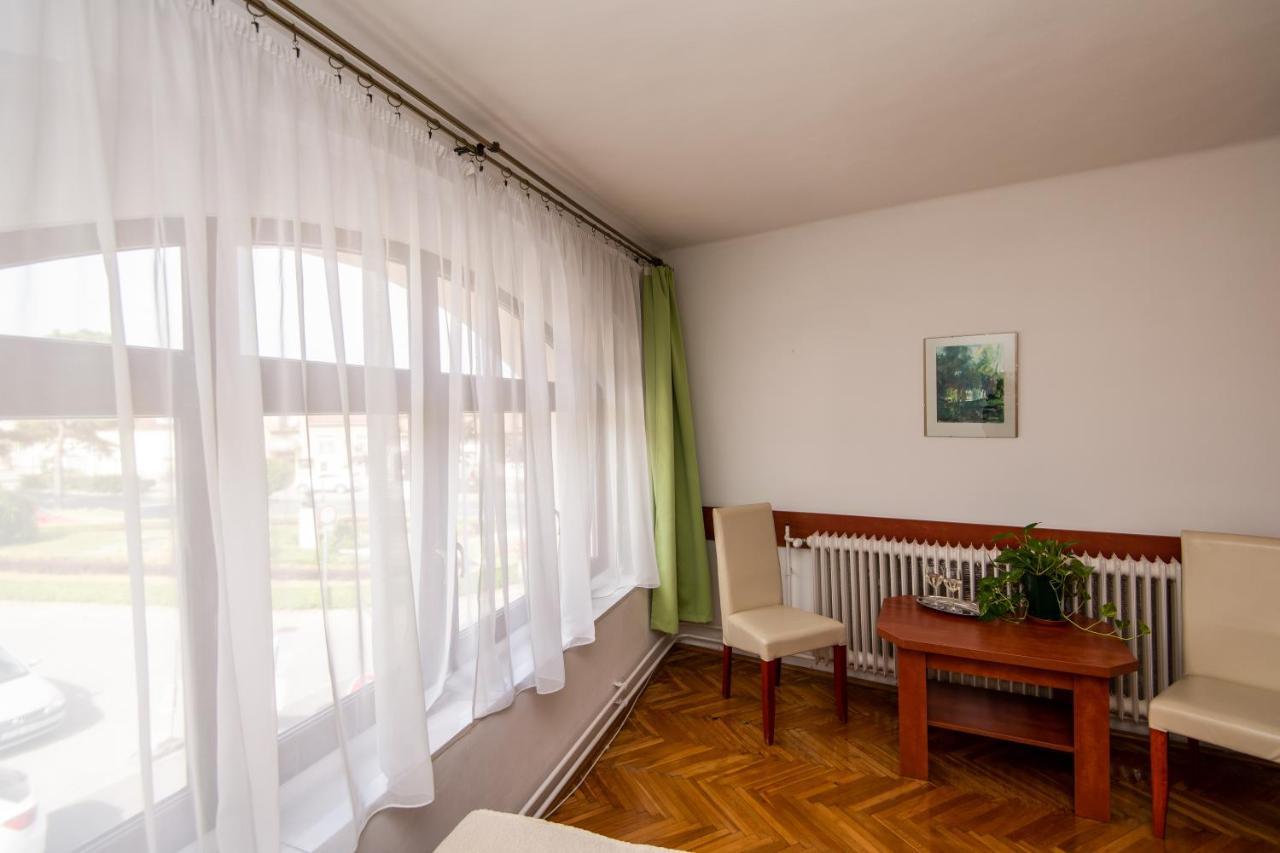 쇼프론 Fenyes Vinorium B&B 외부 사진